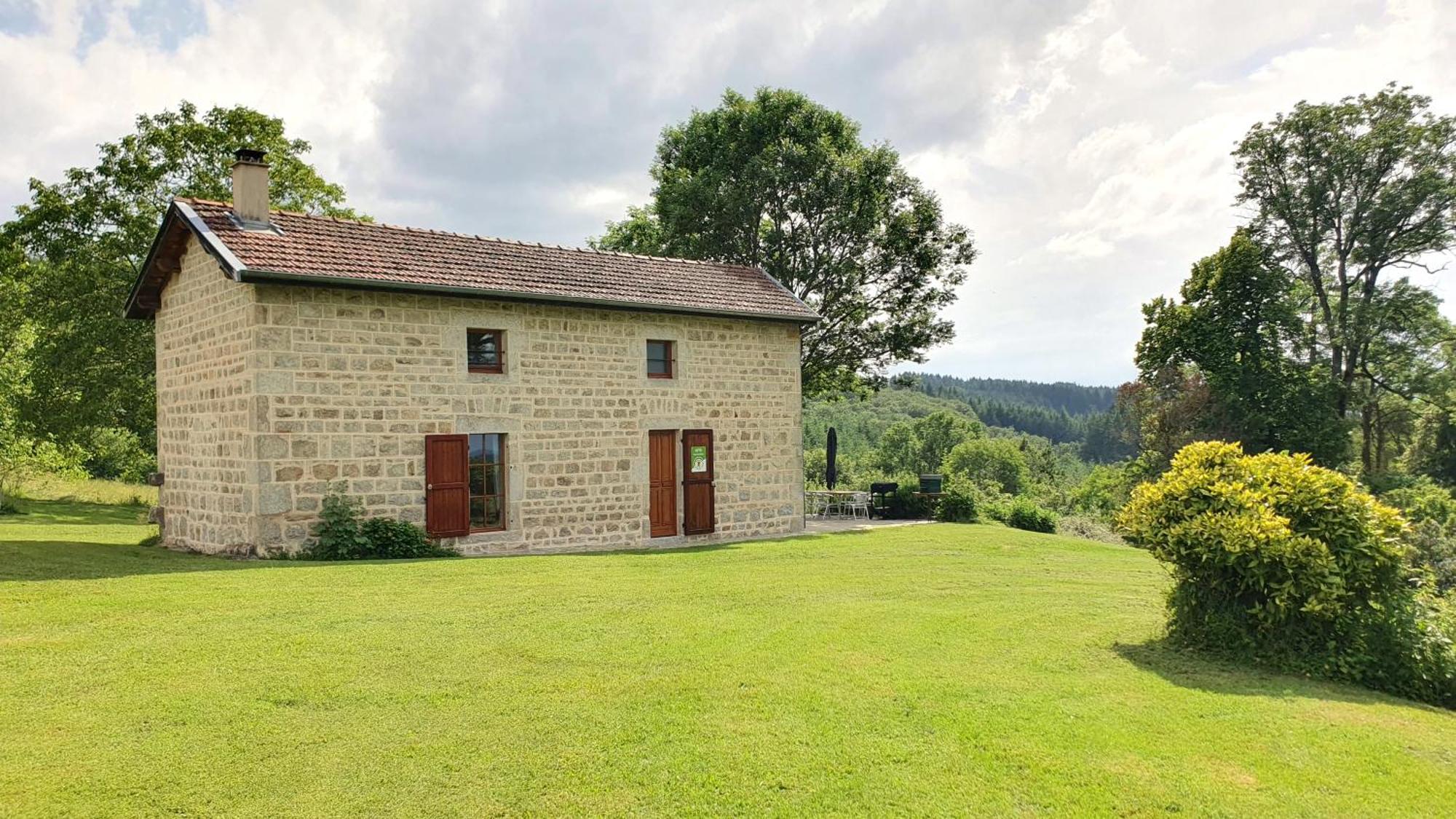 Bed and Breakfast Domaine De Montvianeix Saint-Victor-Montvianeix Exteriér fotografie